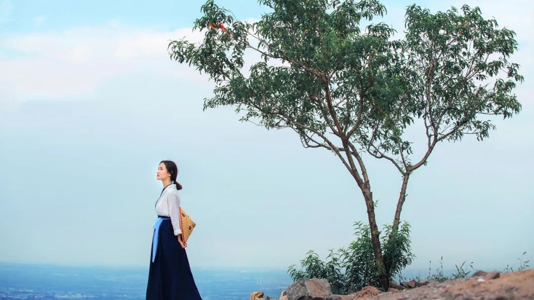 这种女孩,社会顶层在等她诺亚书房_每天一篇深度长文,帮你升级思维与认知!诺亚书房官网_每天一篇深度长文,帮你升级思维与认知!