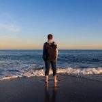 “少研究别人，多提升自己”诺亚书房_每天一篇深度长文，帮你升级思维与认知！诺亚书房官网_每天一篇深度长文，帮你升级思维与认知！