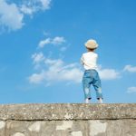 童年缺爱的人,赚钱积极性就会很差诺亚书房_每天一篇深度长文,帮你升级思维与认知!诺亚书房官网_每天一篇深度长文,帮你升级思维与认知!