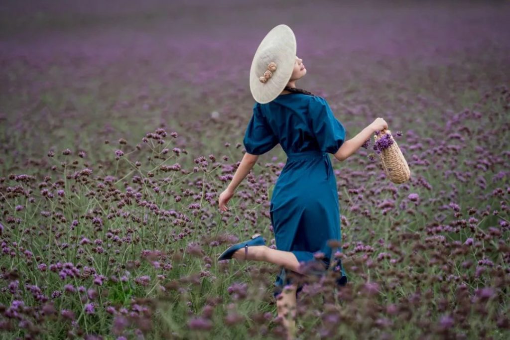 闭嘴吧，中国式父母的语言暴力诺亚书房_每天一篇深度长文，帮你升级思维与认知！诺亚书房官网_每天一篇深度长文，帮你升级思维与认知！